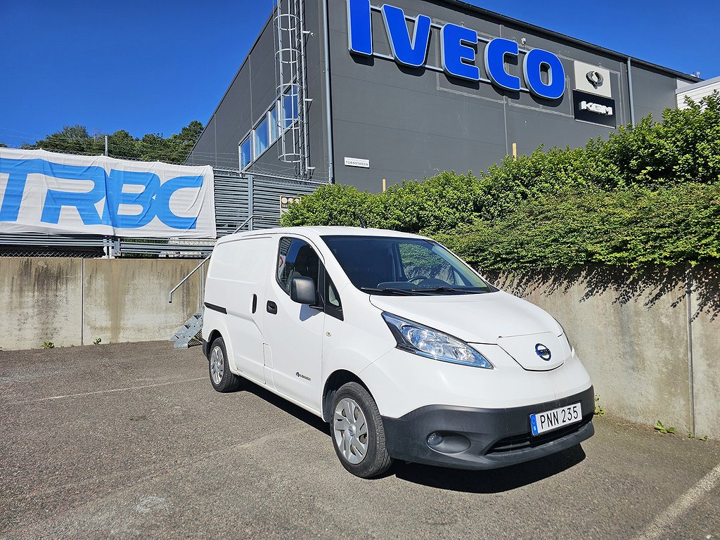 Nissan e-NV200 Van 24 kWh 2xDörrar M-Värmare  995kr/mån