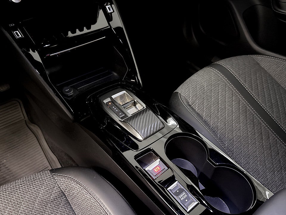 Bild på Peugeot 2008 Allure 1.2 PT 130hk B-KAMERA CARPLAY