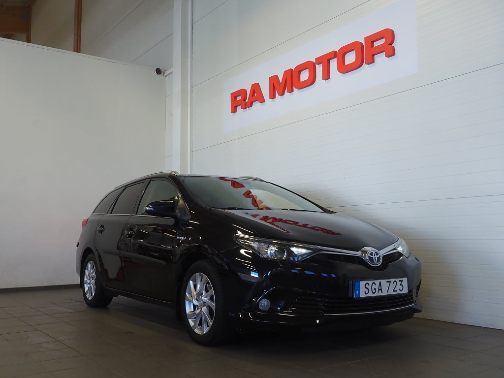 Toyota Auris Touring Sports Hybrid e-CVT Active 136hk | Bluetooth | 2018