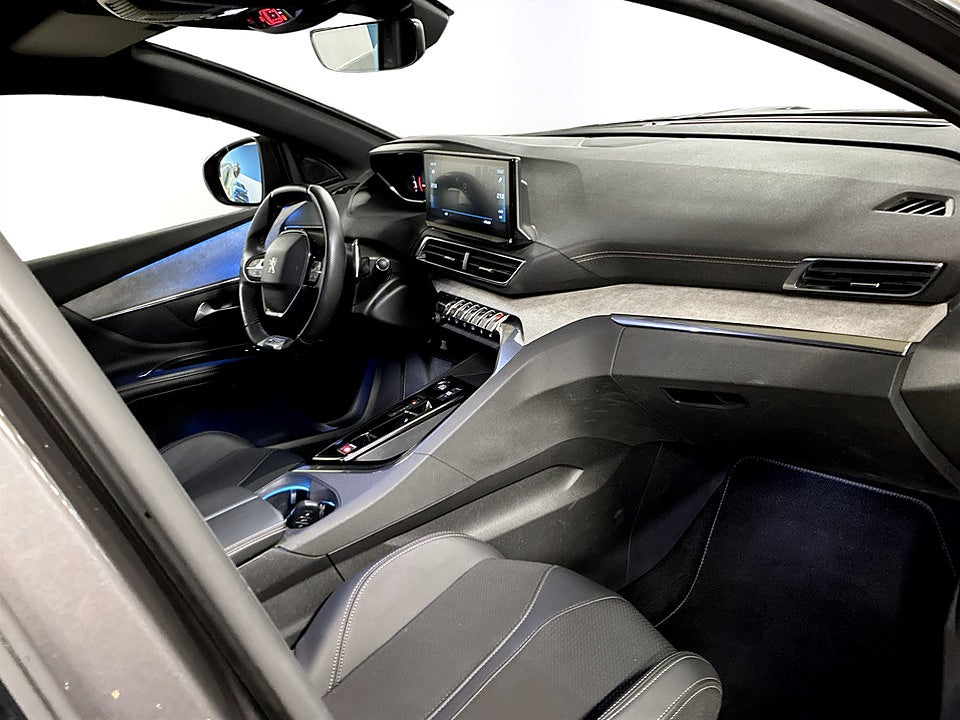 Bild på Peugeot 5008 GT 1.2 PT 130hk Aut 7-SITS B-KAMERA CARPLAY