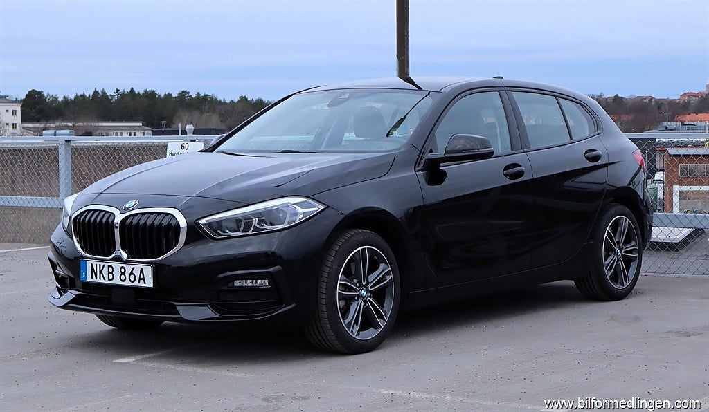 BMW 118I Sport Line 1 ägare S/V-hjul Endast 634 mil!