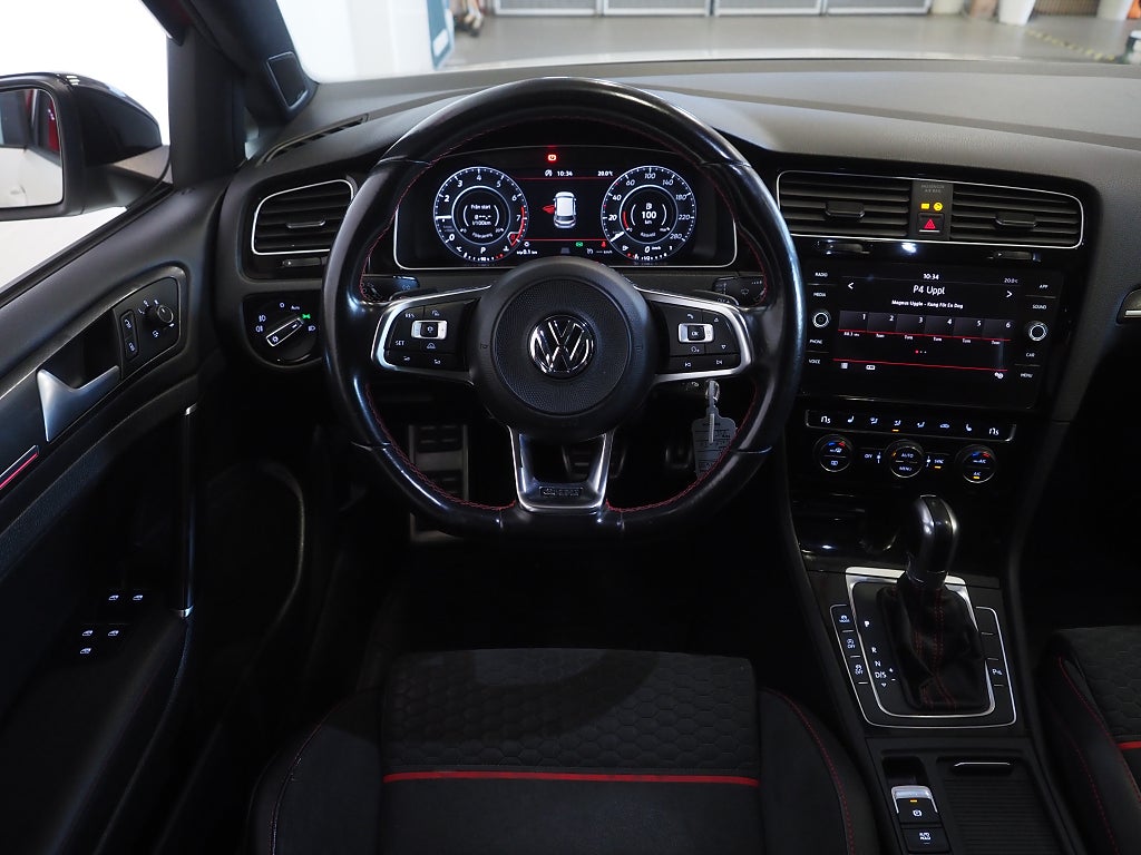 Volkswagen Golf GTI Performance 2.0 TSI 245hk Taklucka Dynaudio Cockpit 2018