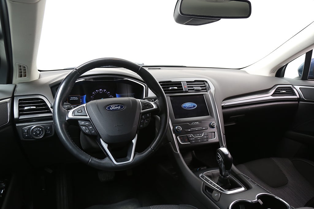 Ford Mondeo Hybrid E-CVT Titanium Aut 187hk Kombi Navi Dragkrok 2022