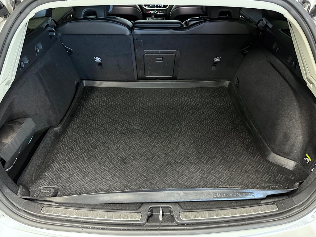 Volvo V60 D4 AWD Aut DRAG Värmare Navi VoC Sensorer el-baklucka bild 15