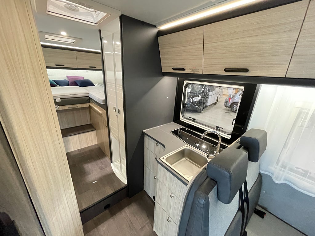 Sun Living A 75 SL / B-körkort/5 bältad/Långbädd/Garage/El-Patron/Fint skic - Sun Living