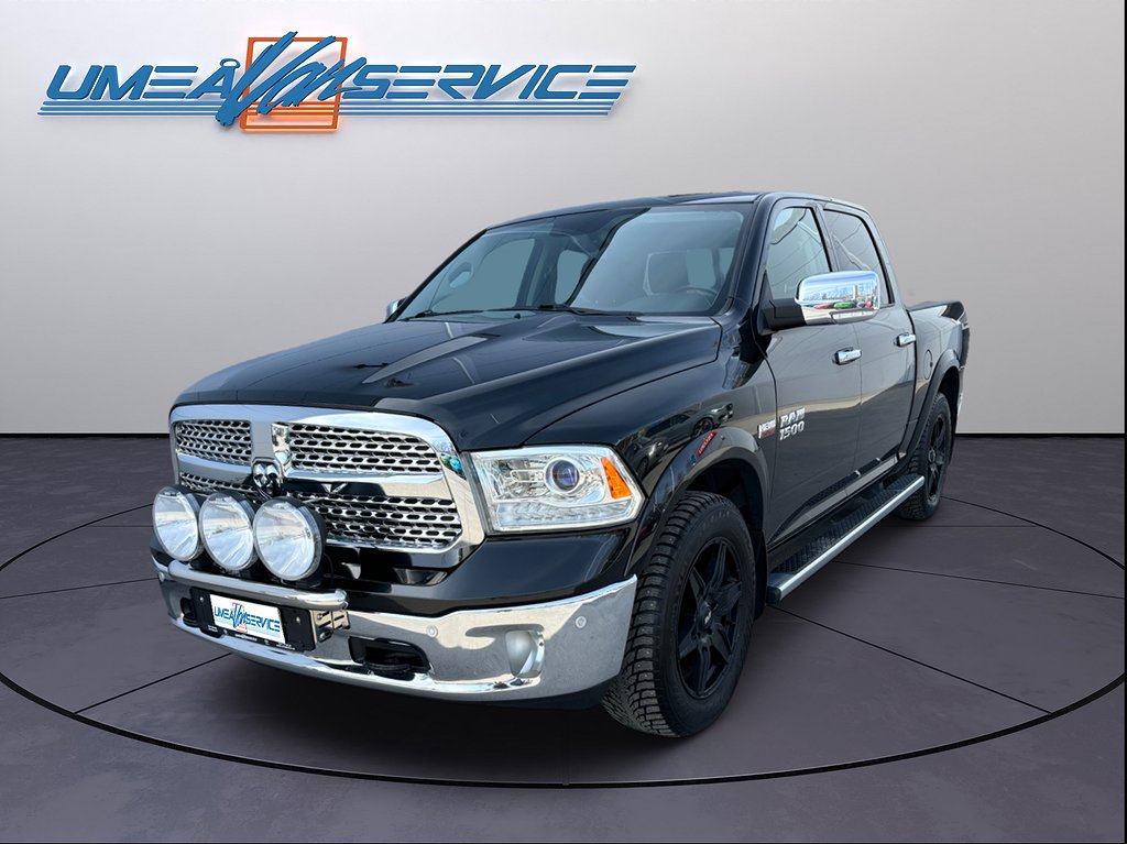 Dodge RAM 1500 Laramie HEMI Crew Cab *Bensinvärmare m GSM*