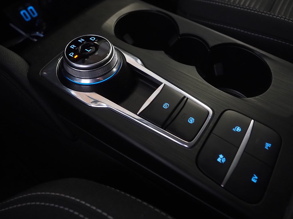 Ford Kuga Plug-In Hybrid 225hk E-CVT Titanium |Drag|Kamera|Navi| 2021