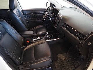 SUV Mitsubishi Outlander 12 av 23