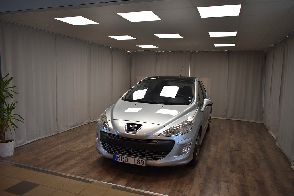 Peugeot 308 1.6 THP (140hk) Automat / Panorama *12053 mil*