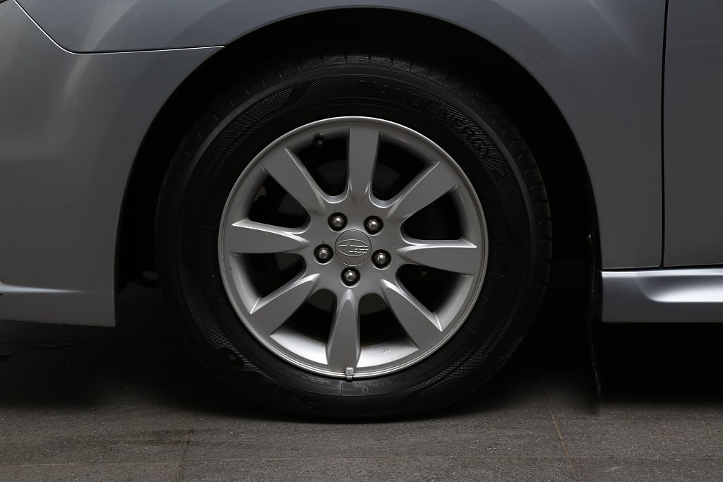 Subaru Legacy 2,5i 173hk Business AWD Kombi Motorv Drag 2013