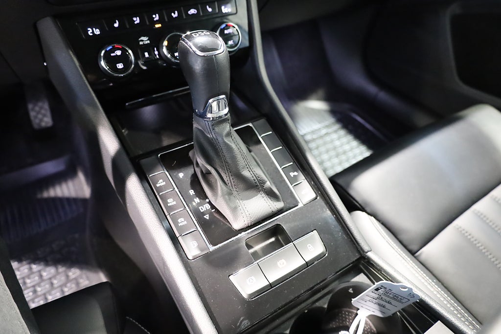 Skoda Superb 1.4 TSI iV L&K Drag Värmare Kamera Leasbar 2021