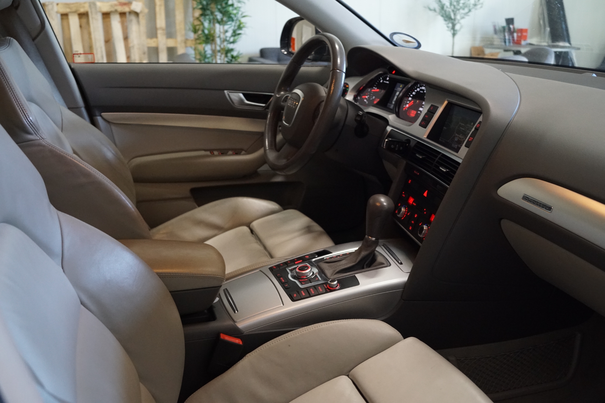 Audi A6 2009, bild 5/37