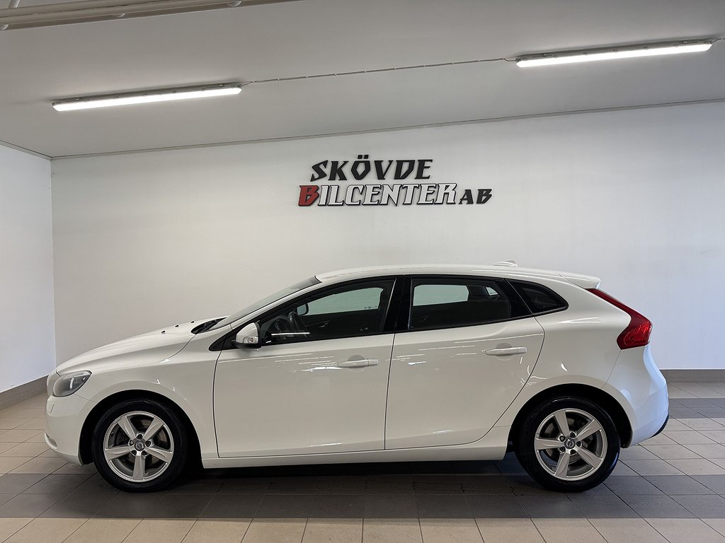 Volvo V40 T2 6-VXL/Nyservad/Värmare/Bluetooth/Finans