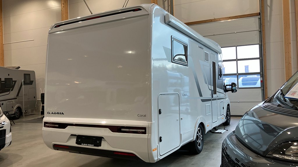 Adria Coral 670 DC Plus / Queenbedd / Automat / Markis /  - Adria