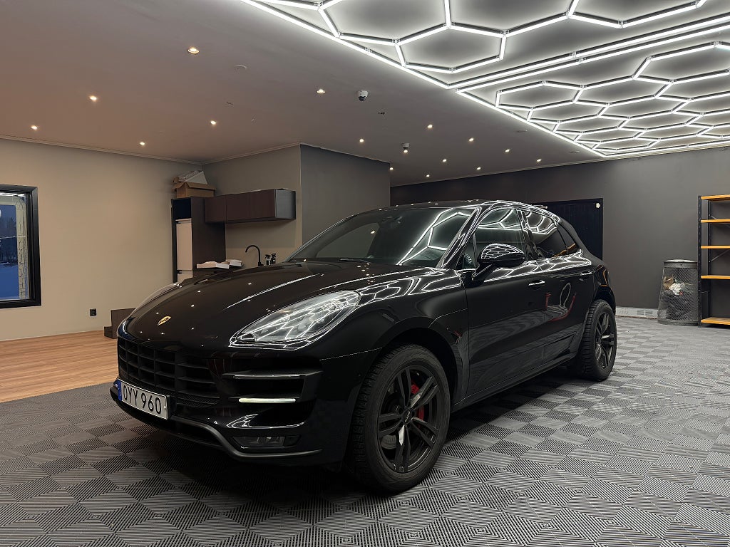 Porsche Macan Turbo PDK Sport Chrono | LUFT | PANO | PASM | DRAG|SE UTRUSTNING