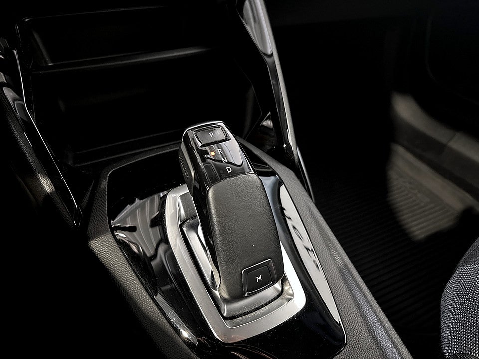 Bild på Peugeot 2008 Active 1.2 PT 130hk Aut MOTORVÄRMARE CARPLAY
