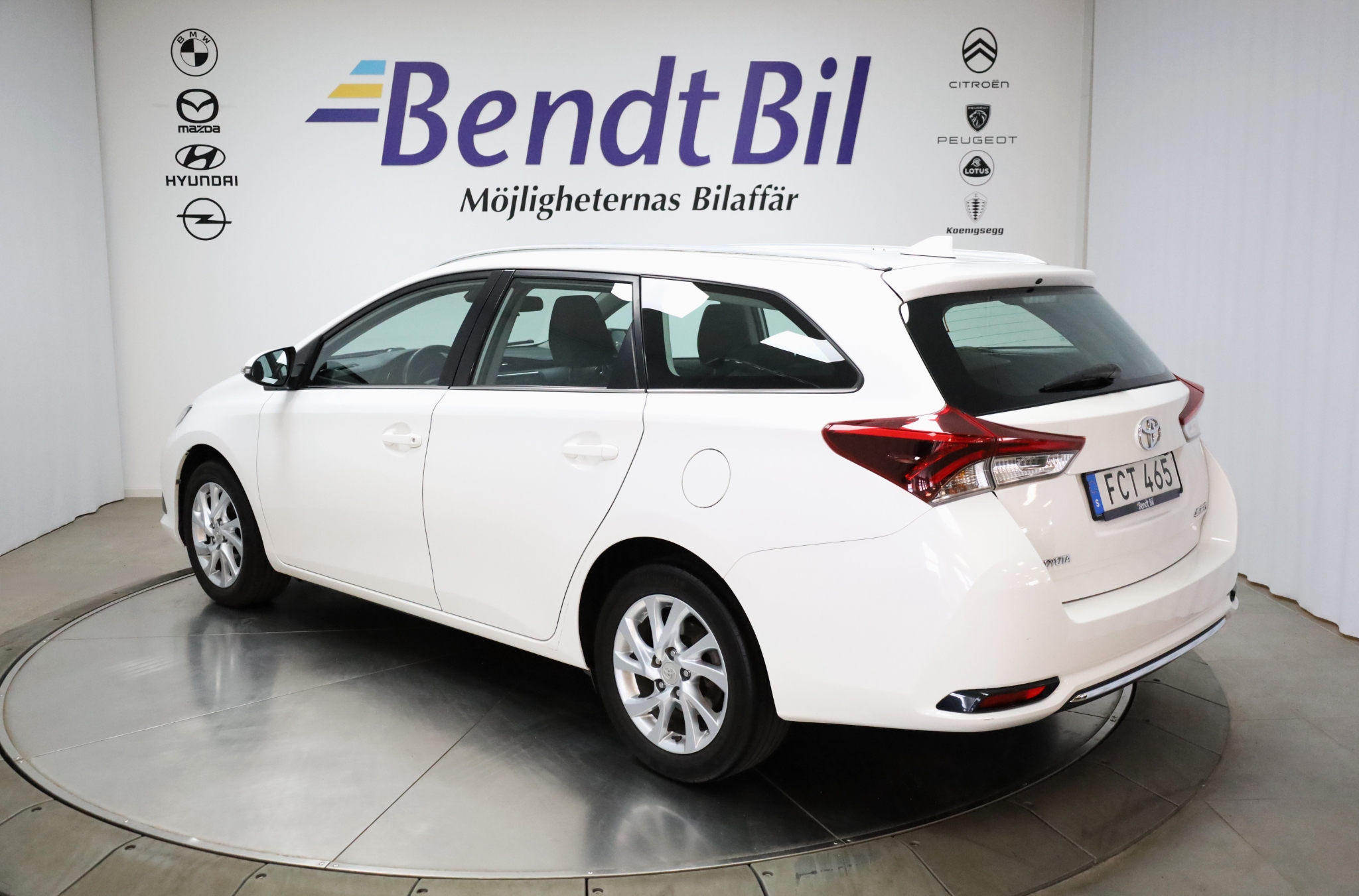 Toyota Auris 2015, kuva 7/10