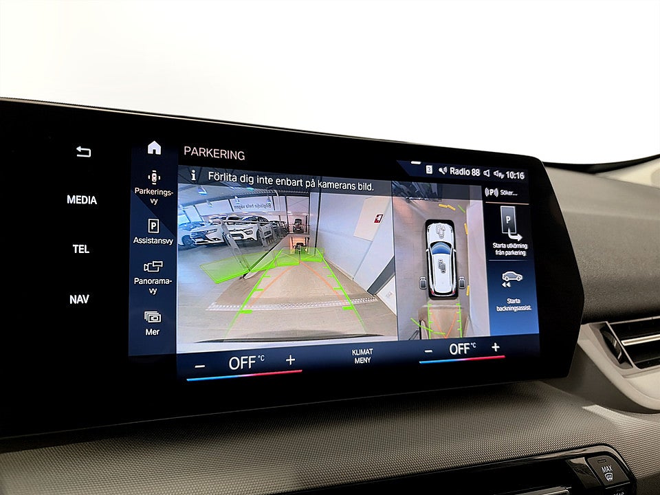 Bild på BMW X1 xDrive30 64.7kWh 306hk Aut B-KAMERA WIDESCREEN DRAG