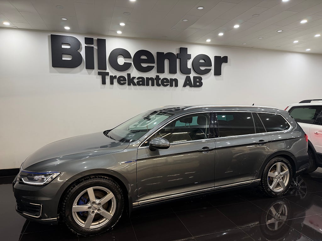 Volkswagen Passat Variant GTE 1.4 TSI ACT GTE Euro 6 Cockpit Drag