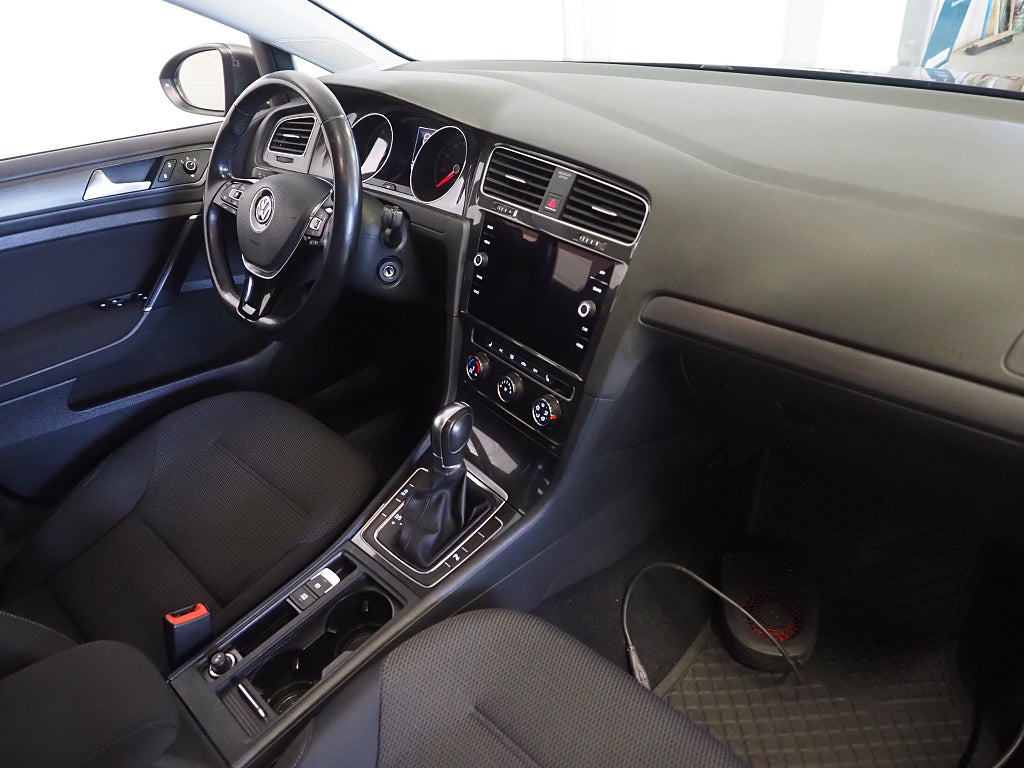 Volkswagen Golf Sportscombi 1.0 TSI DSG Dragkrok Backkamera M-Värmare 2018