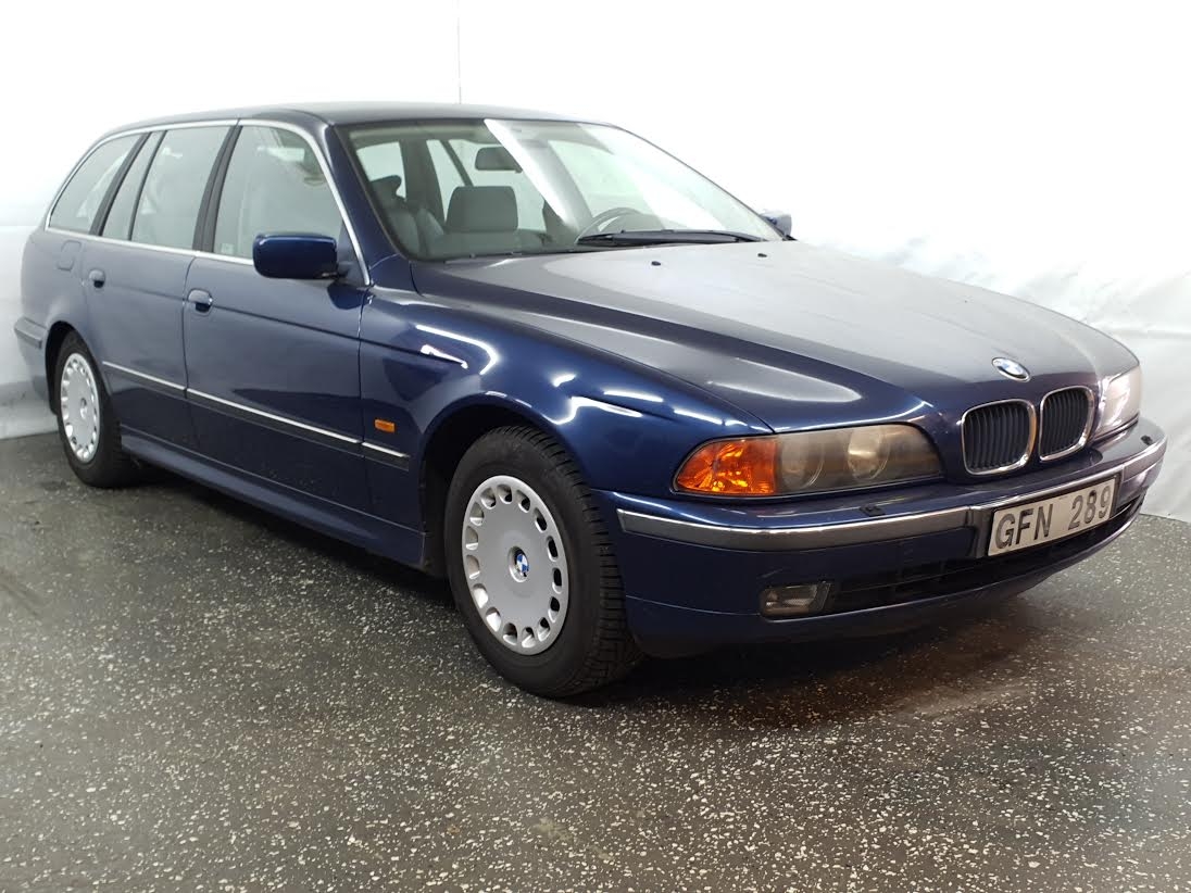 BMW 523 i Touring 170hk En ägare 1999, photo 2/35