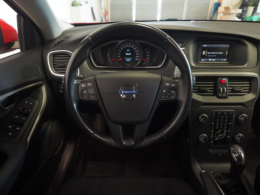 Volvo V40 T3 150hk Kinetic | Värmare | 2015