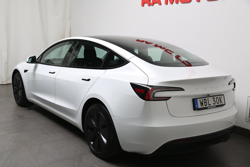 Tesla Model 3 Standard Range Highland Autopilot Panorama Facelift 2024