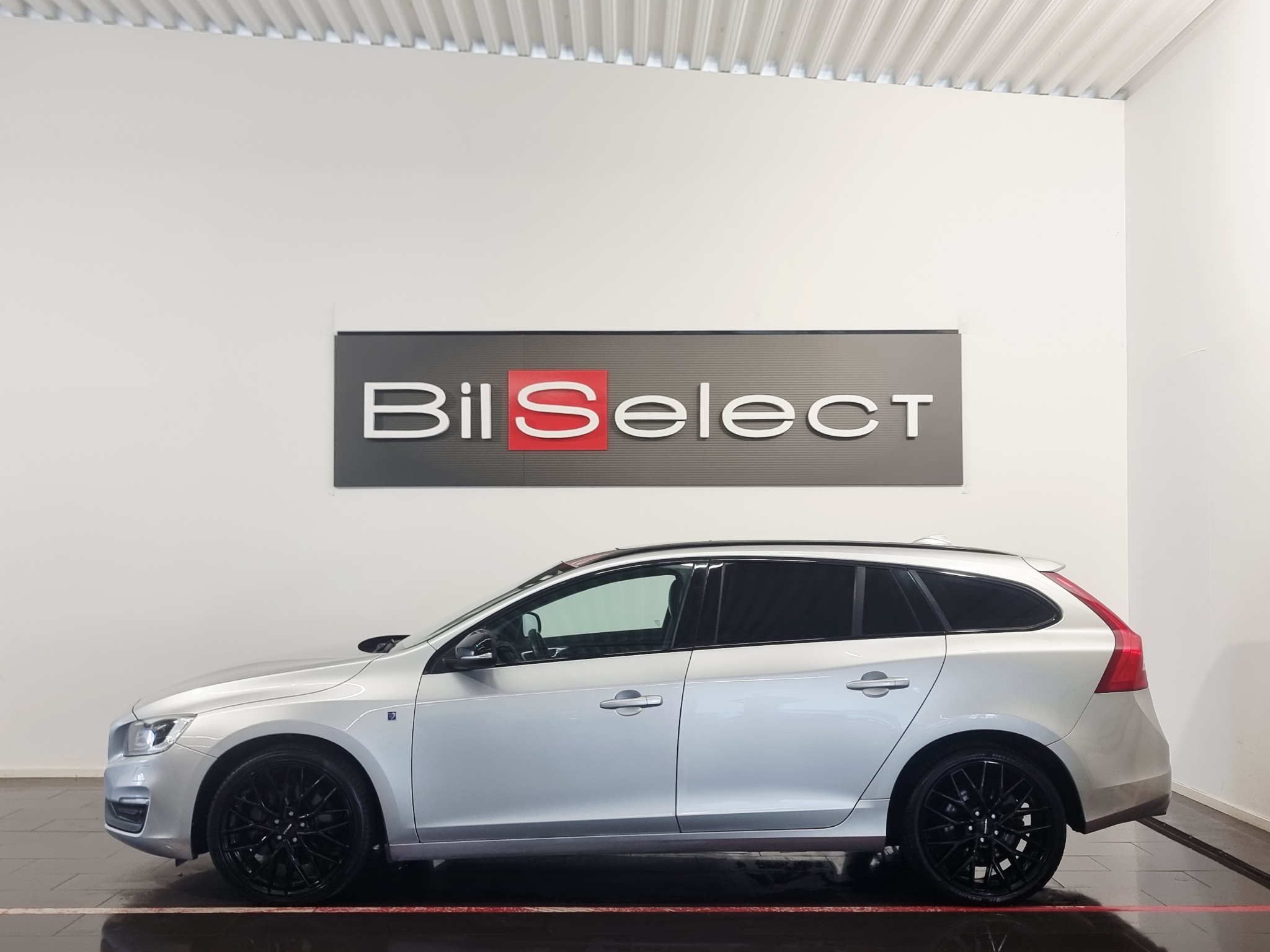 Volvo V60 D4 AWD Geartronic Ocean Race 2015, bild 2/52