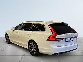 Volvo V90 D4 AWD Momentum Adv Kamera/Drakrok/SoV-Däck/Navi – bild 5