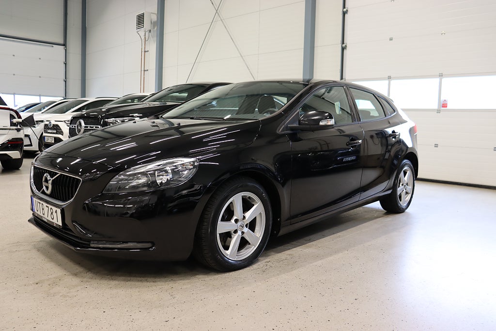 Volvo V40 T2 Kinetic Euro 6 P-Sensorer Bluetooth 2-Ägare 122hk