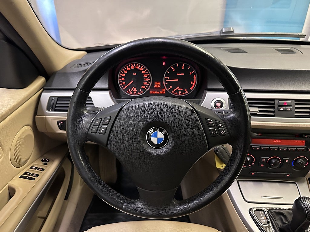 BMW 320D Sedan Advantage Fullservice | Nybesiktad | Skinn