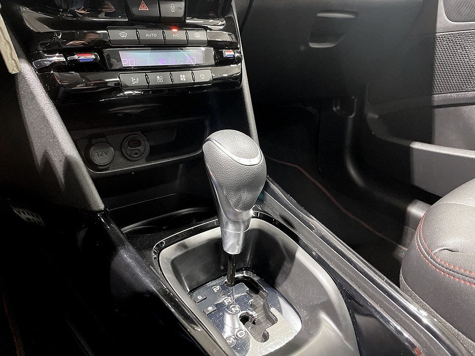 Bild på Peugeot 2008 GT 1.2 PT 110hk Aut - PANO, P-SENSORER BAK