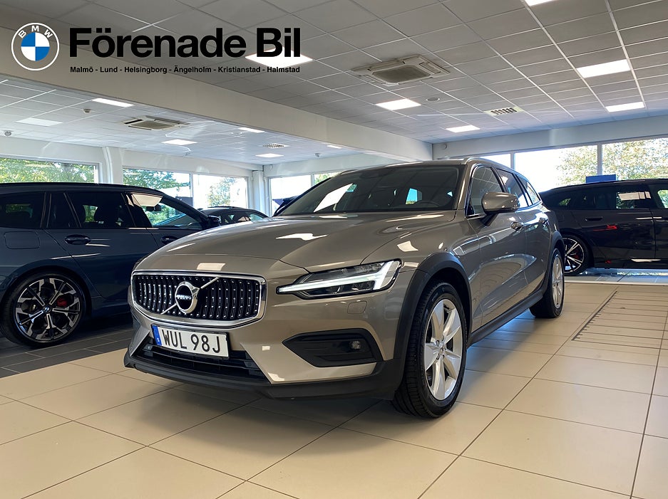 Volvo V60 Cross Country Rattvärme Högpresterande ljudsystem Apple CarPlay