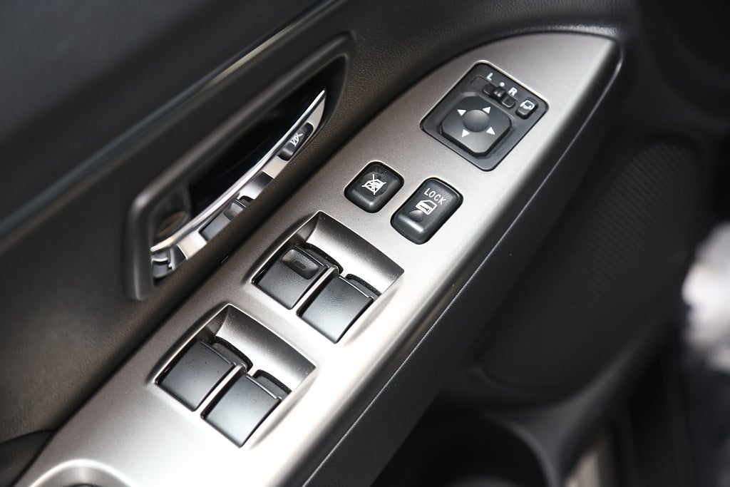 Mitsubishi ASX 2,0 150hk Business 4WD Aut Pano Skinn P-Värmare Drag 2020