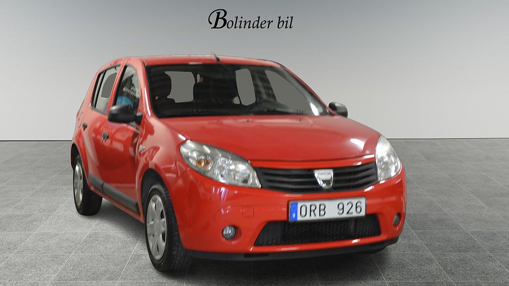 Dacia Sandero 1.6 NYBESIKTIGAD HEMLEVERANS SOMMAR-VINTERDÄCK