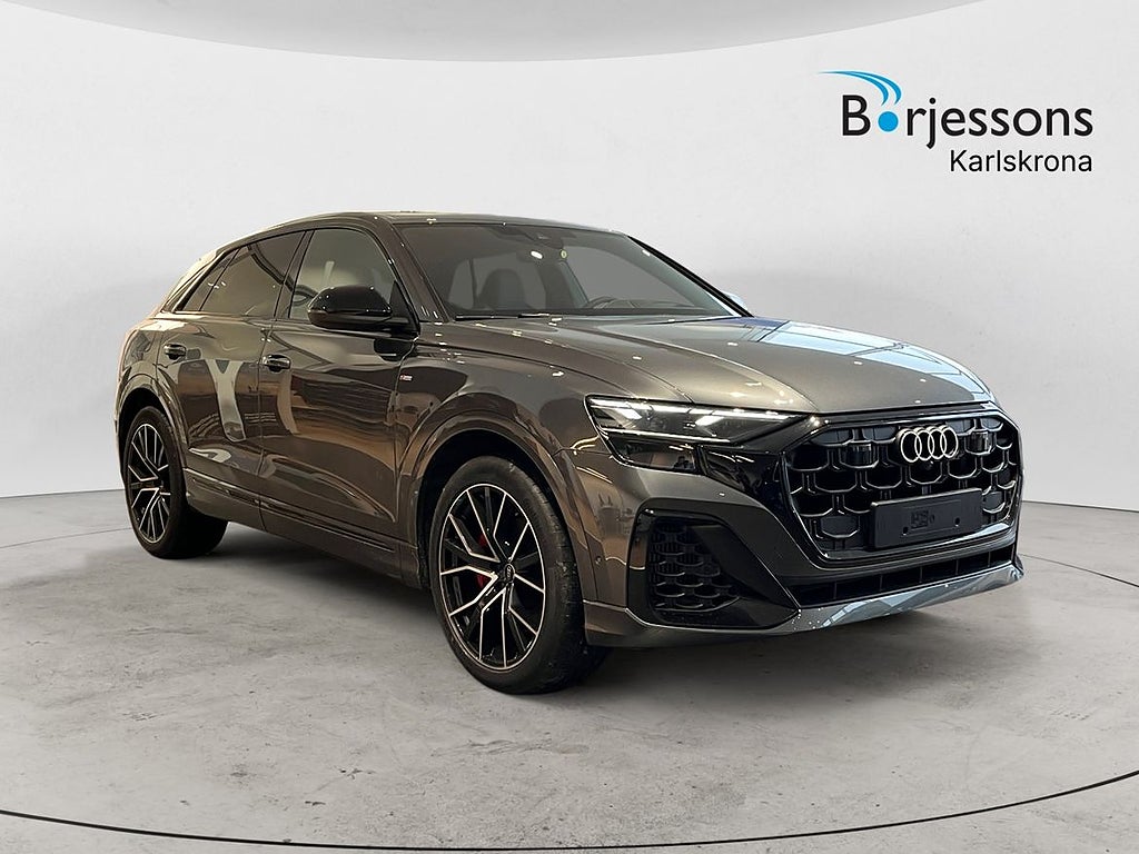 Audi Q8 60 TFSI e quattro SUV TFSIe 490hk S-line Selection | Head