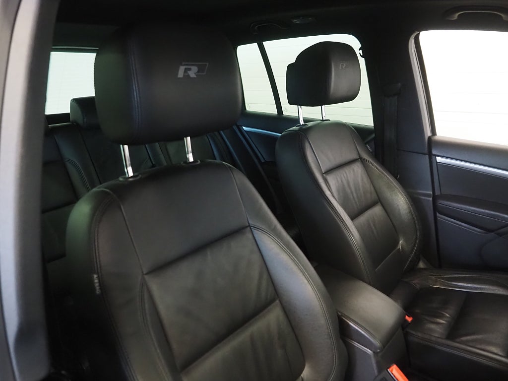 Volkswagen Tiguan TDI 177hk  4M R-Line | Pano | D-värm | Drag | Kamera | 2015