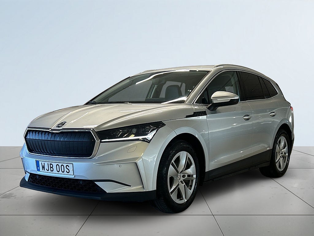 Skoda Enyaq iV 80x AWD MOMS Bkamera P-klimat Dragkrok S&V-däck Navi