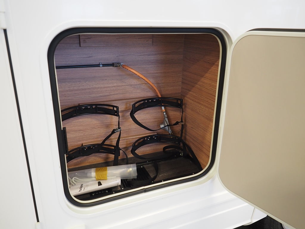 Weinsberg CaraSuite 700 MEG Aut I Markis I Taksäng