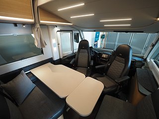 Husbil-integrerad Adria Sonic Plus 700 SL 7 av 19