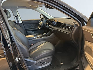 MG HS PHEV Luxury 360° GPS Pvärm Elbaklucka Skinn SoV MOMS – bild 10