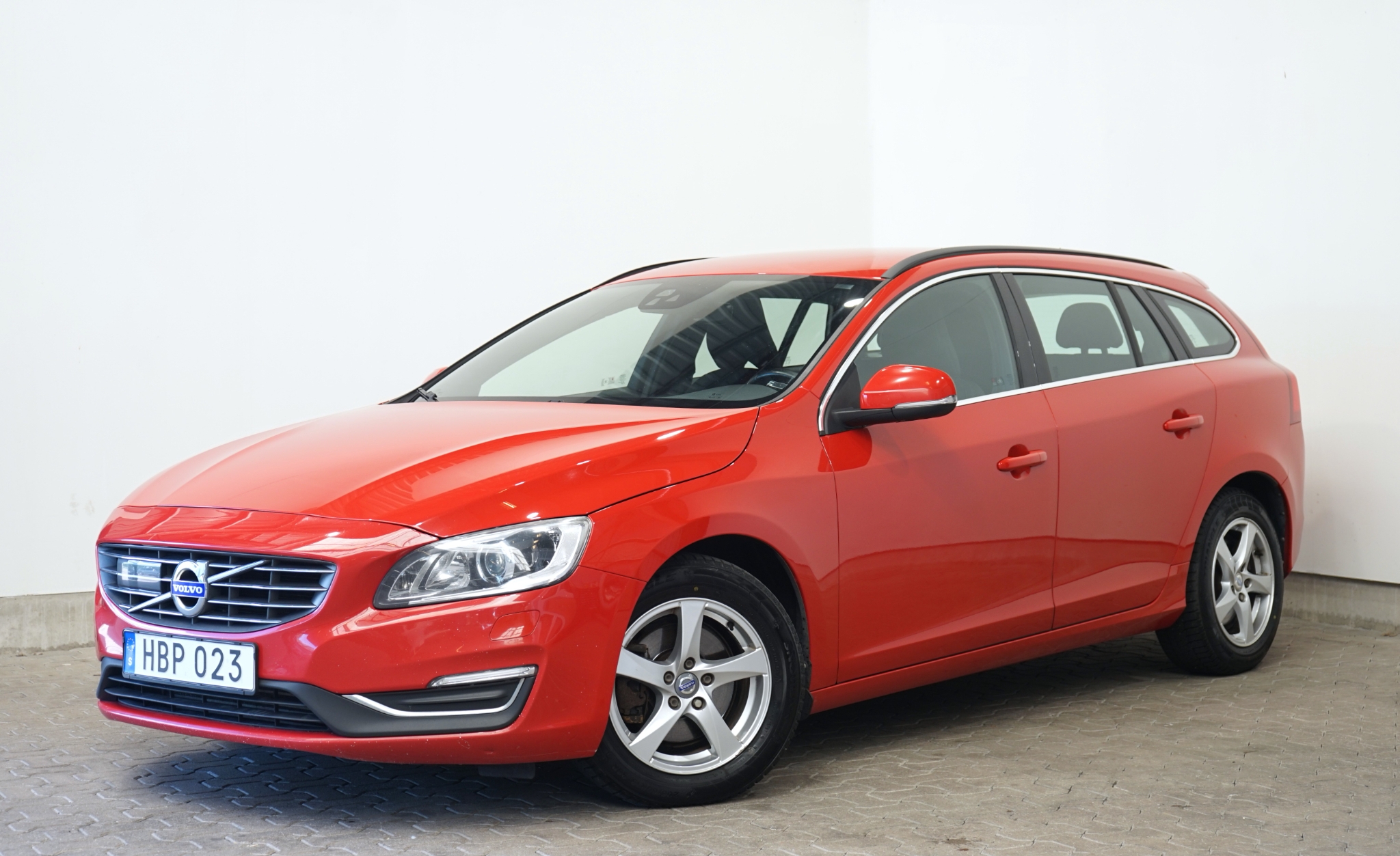 Volvo V60 2016, bild 2/36