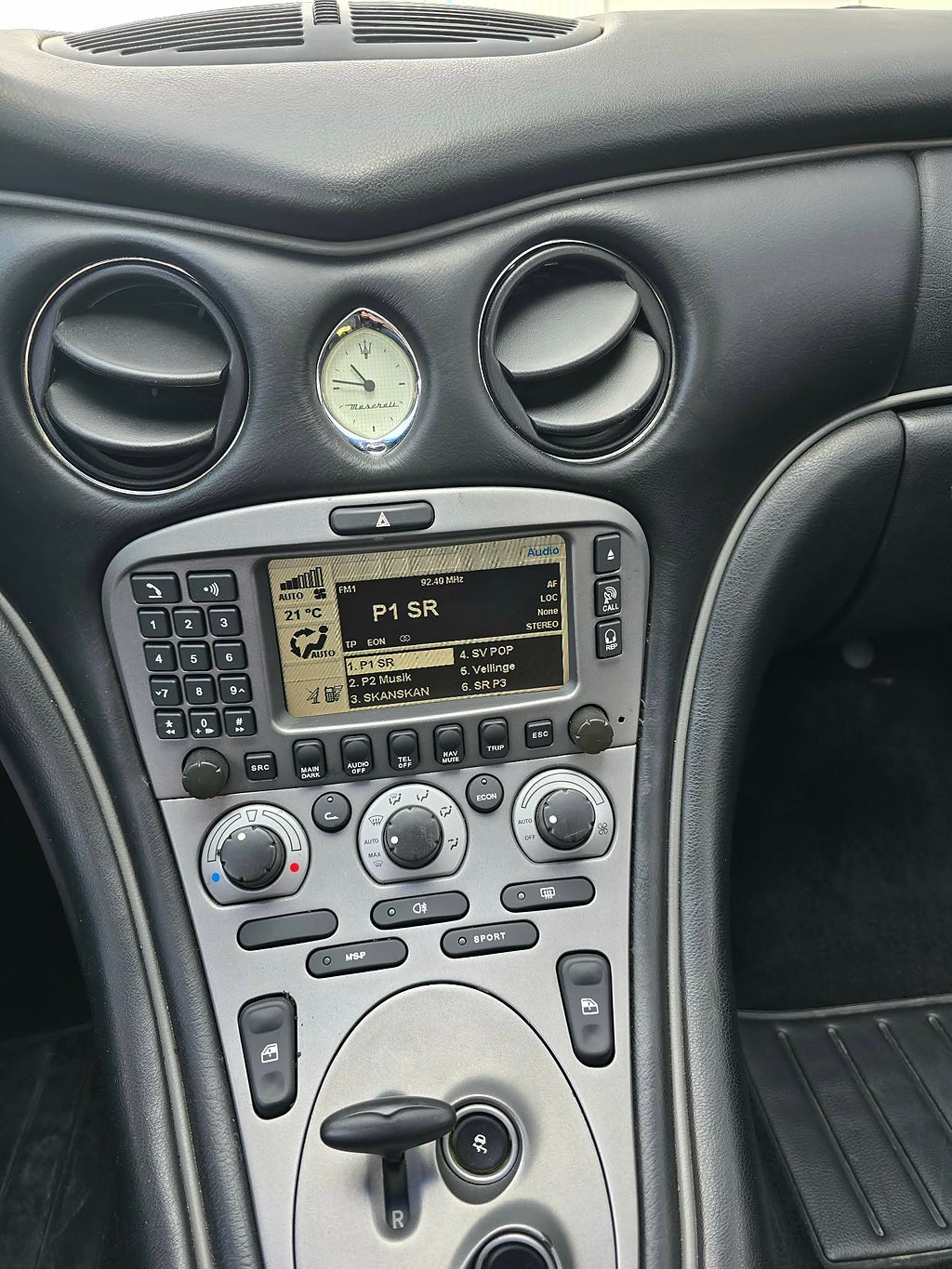 Maserati Spyder 2003 - miniatyr 8
