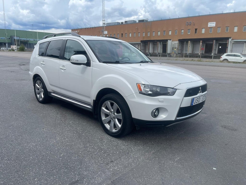 Mitsubishi Outlander 5-seater 2.2 Di-D+ MIVEC AWC Comfort Euro 5