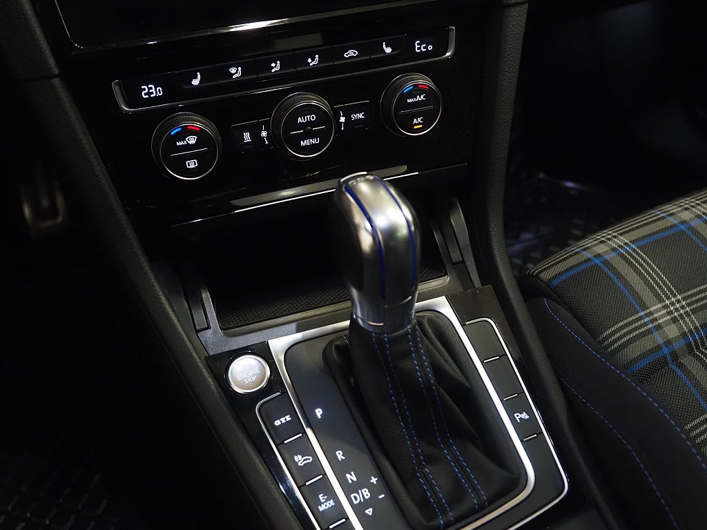 Volkswagen Golf GTE TSI 204hk Plug-In |Cockpit|Värmare|Navi|Kamera| 2018