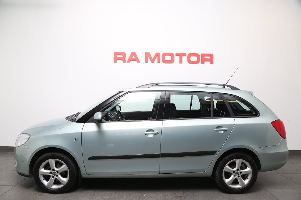Skoda Fabia 1,2 69hk Kombi l 5812mil l Nybesikt l 1ägare 2010