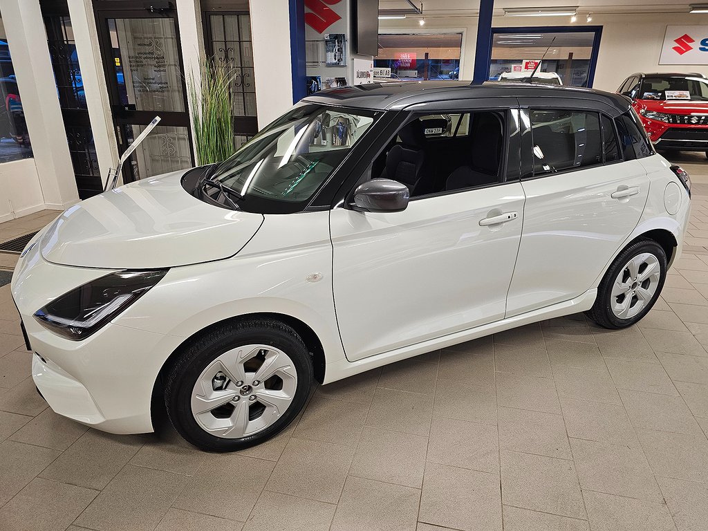 Suzuki Swift 1.2 82hk Hybrid Select Vinterhjul/Service ingår