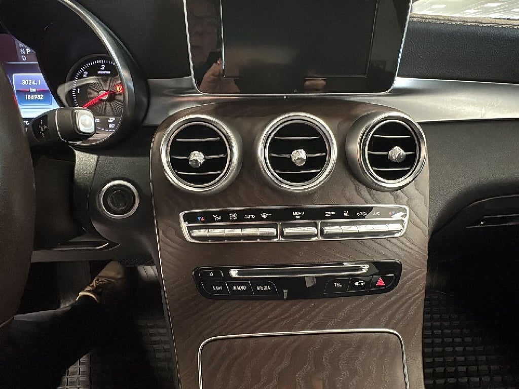 Mercedes-Benz GLC 220d 2019 - miniatyr 13