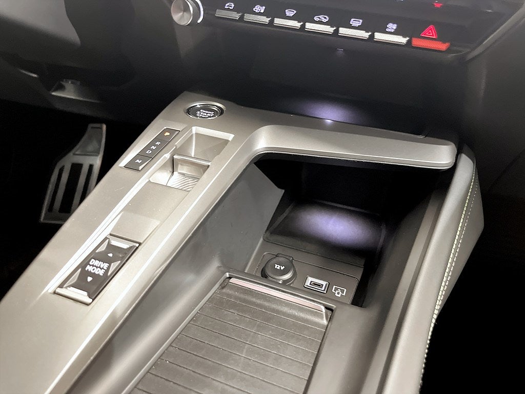 Bild på Peugeot 308 GT 5D 1.2 PT 130hk Aut - B-KAMERA, CARPLAY