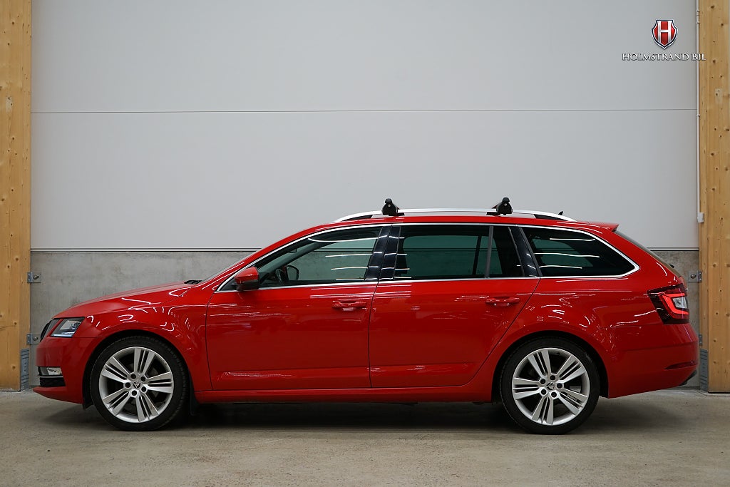 Skoda Octavia Kombi 1.0 TSI Style Business Drag Värmare Canton Kamera